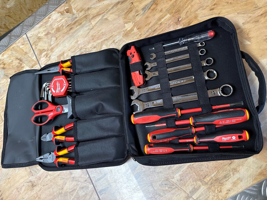X3 MILWAUKEE ELECTRICIAN SETS PowerToolMate Prizes