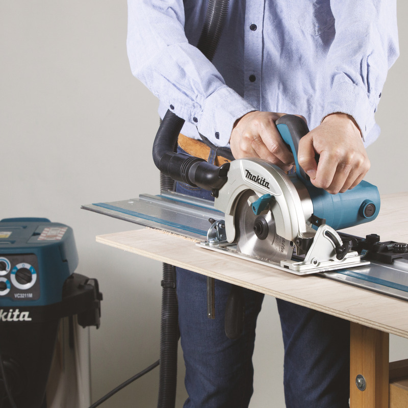 Makita HS6601 165mm Circular Saw 240v