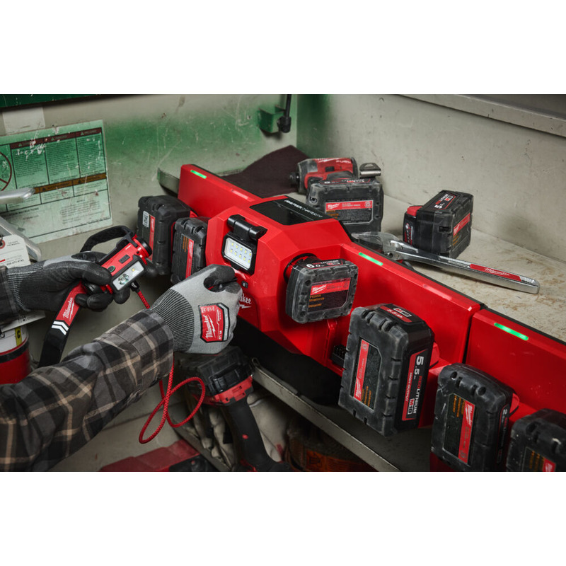Milwaukee M12-18GBC4 Gangbox Charger
