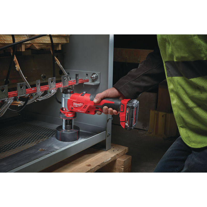 Milwaukee M18HKP-201CA 18v Force Logic Hydraulic Knockout Punch Tool Kit - 2.0ah Battery